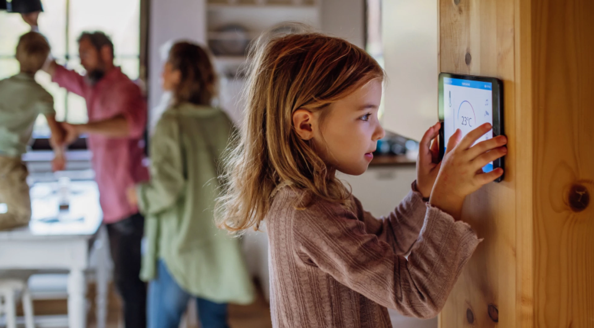 Setti+ - Jak udostępnić urządzenia smart home innym domownikom?